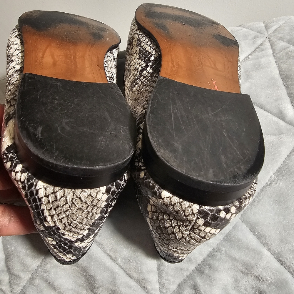 Sam Edelman Women Black & White Snake Print Loafers W/ Chain Sz 8 - Picture 5 of 9